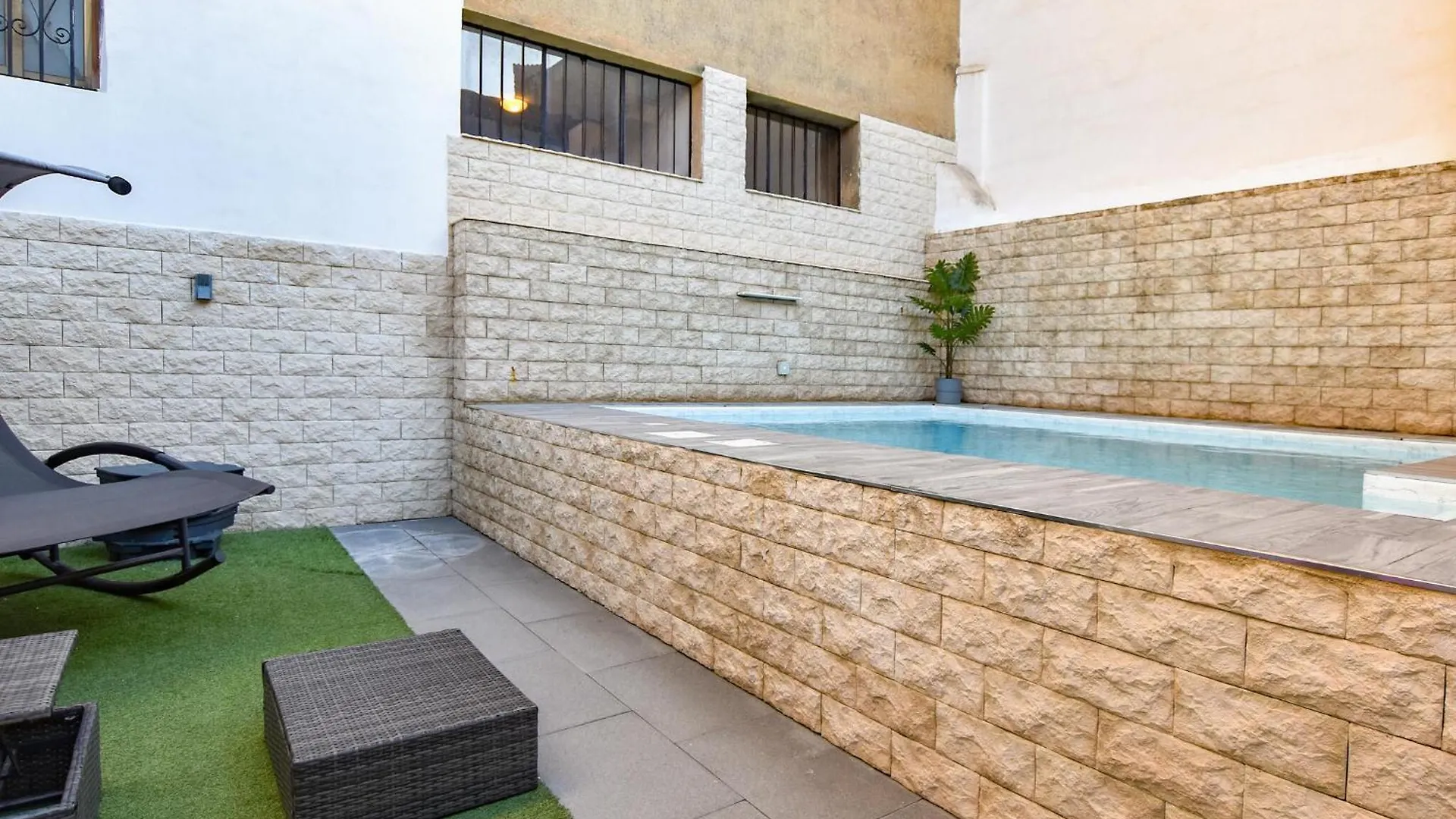 Semesterbostad Beautiful Home In Catania With Outdoor Swimming Pool