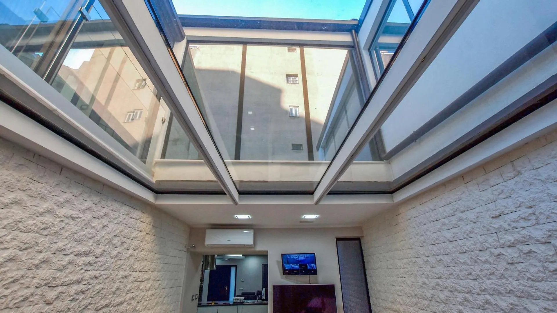 Beautiful Home In Catania With Outdoor Swimming Pool 0*,